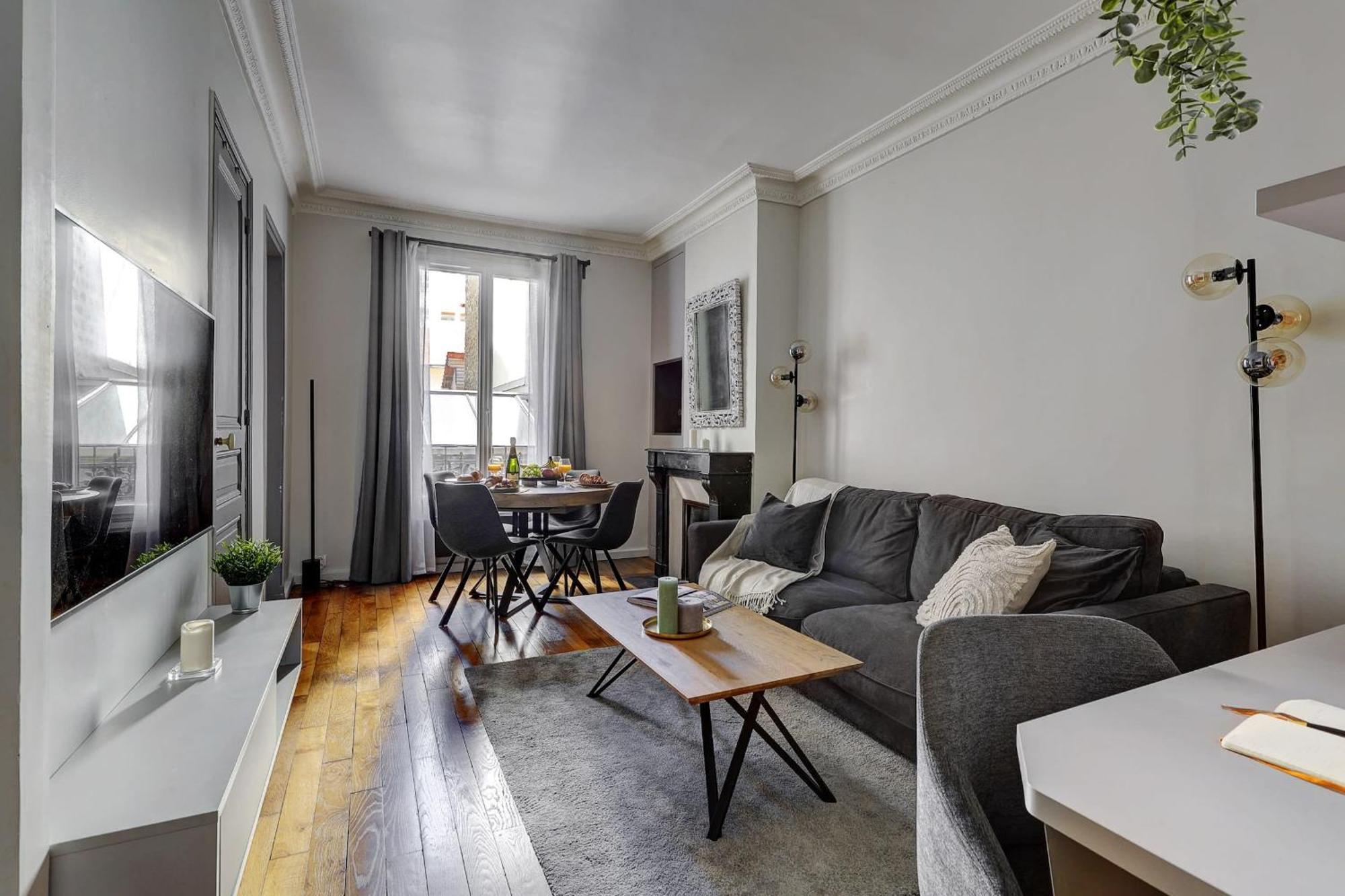 Apartment Latin Quarter & Pantheon With Balcony - Cityapartmentstay Paris